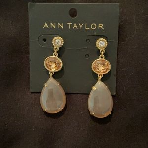 🔥ANN TAYLOR teardrop earrings.  Brand new!